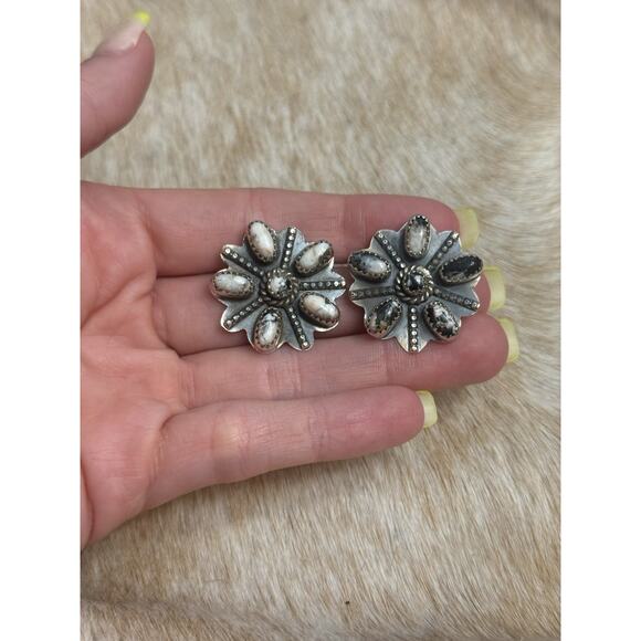 Native American Sterling Silver White Buffalo Cluster Flower Post Earrings - Picture 1 of 10